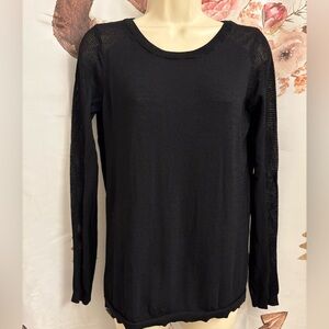 Medium Dex Black top​